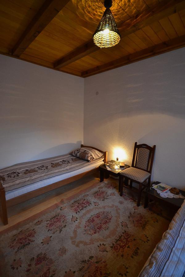 Antik Hotel Foca Exterior photo